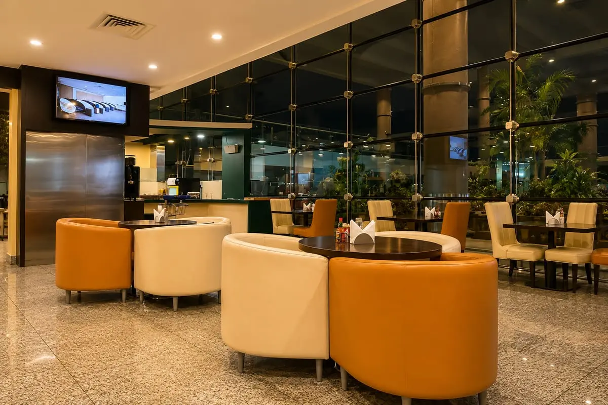 Aviserv West Lounge — photo 4 of 4