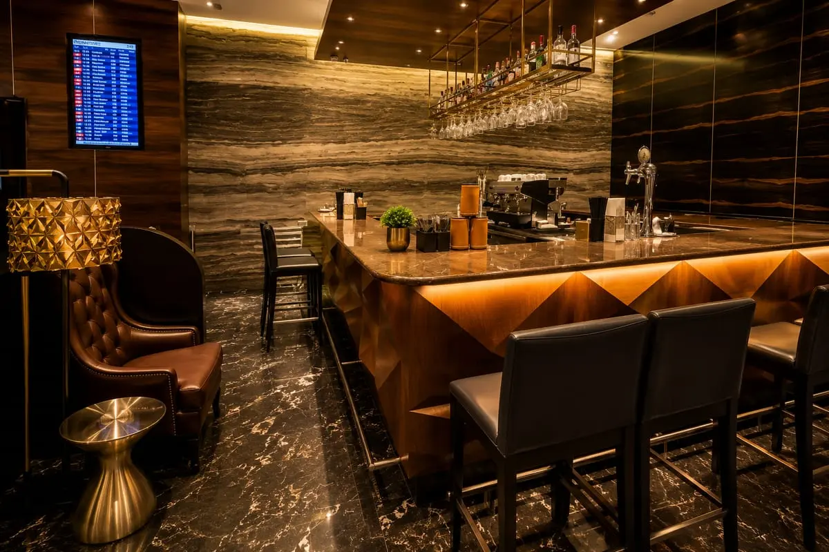 Travel Club Lounge — photo 6 of 7