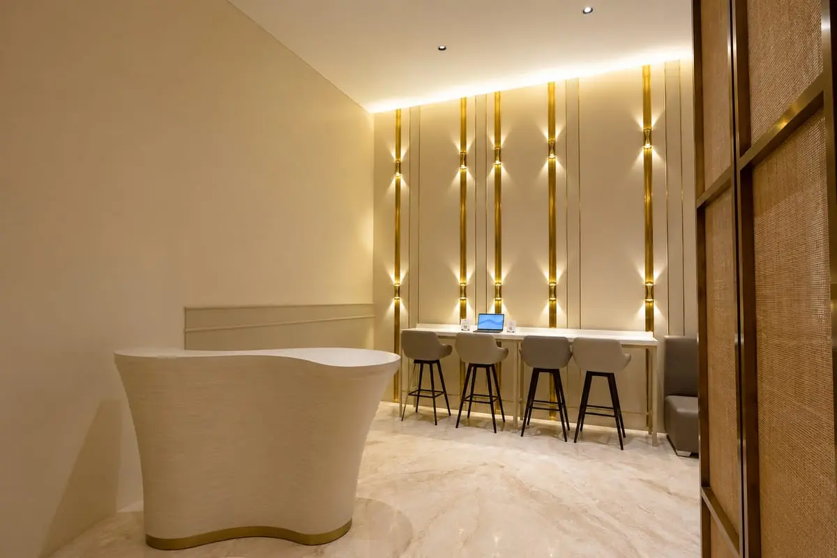 Adani Silver Lounge — photo 2 of 6