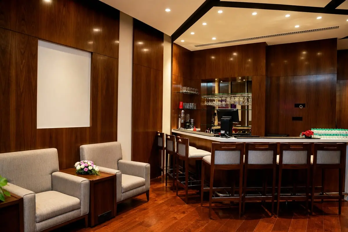 Bird Lounge — photo 3 of 3