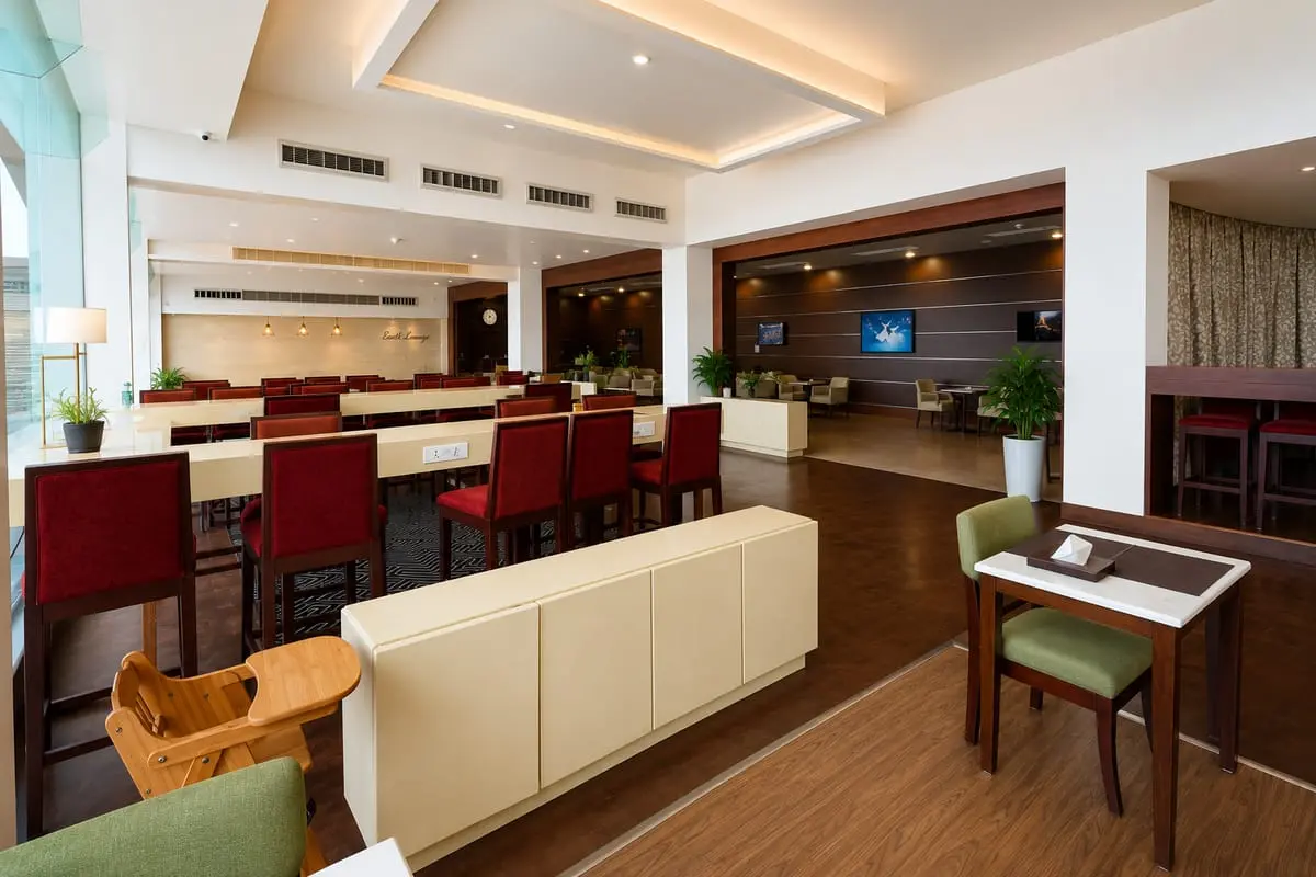 Earth Lounge (Travel Club Lounge) — photo 2 of 5