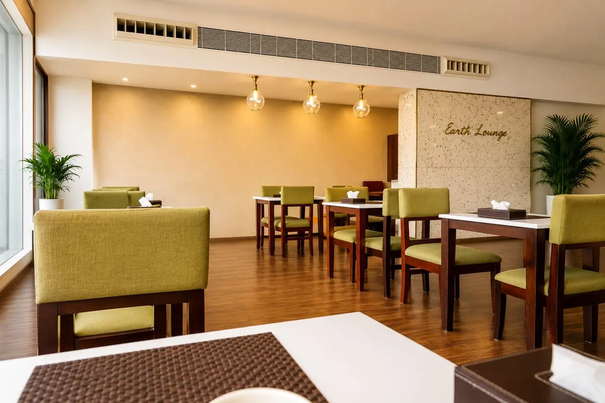 Earth Lounge (Travel Club Lounge) — photo 3 of 5