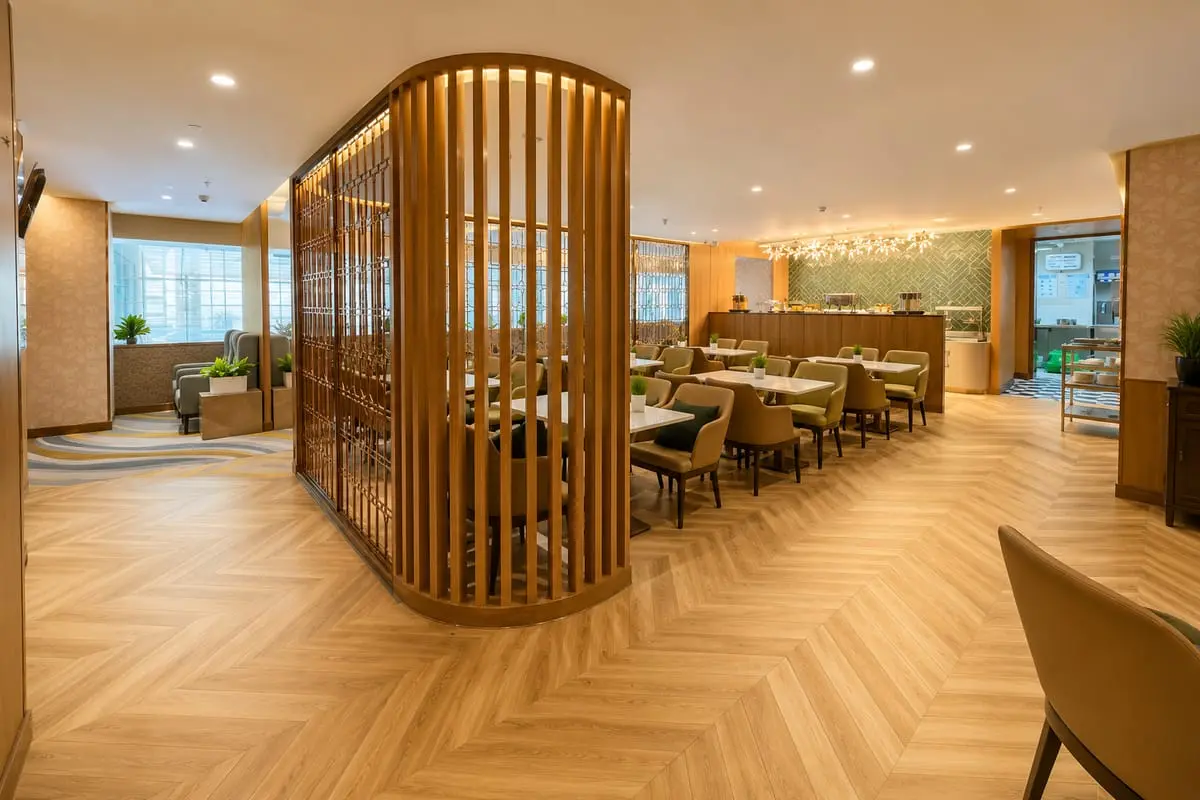 Adani Lounge — photo 3 of 5